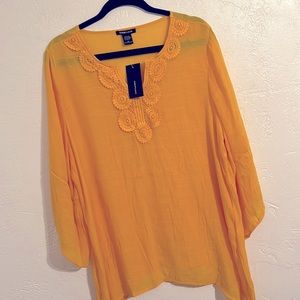 NWT ROBERT LOUIS TUNIC TOP
